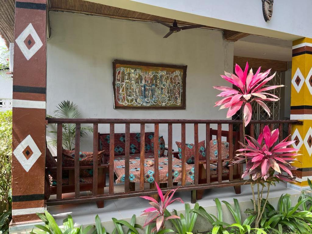 Casa Hotel Sinkiling Gambia Serrekunda Exterior photo